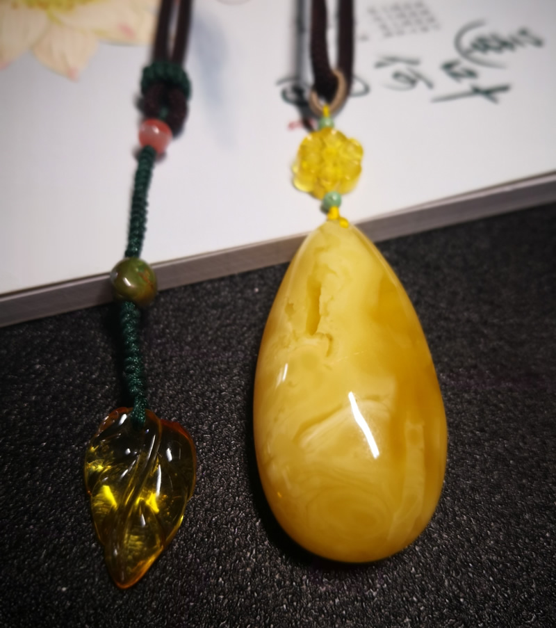 白花蜡水滴吊坠