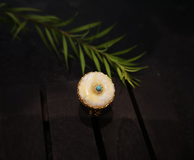 百花蜜平安扣戒指镶嵌18K 绿松 真钻